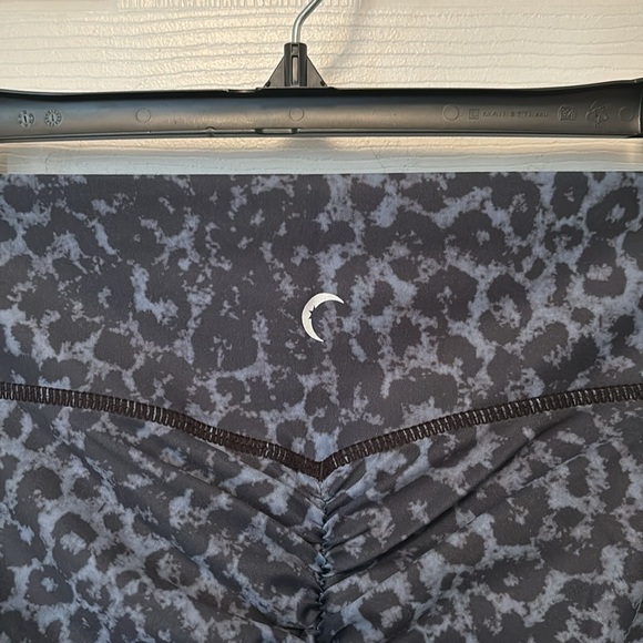 Zyia Active Stone Leopard Animal Print Scrunch Butt Leggings Size 20 - Picture 7 of 7